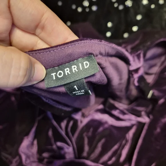 Torrid Mini Velvet Cold-Shoulder Surplice Dress 1x plus size - Picture 5 of 5